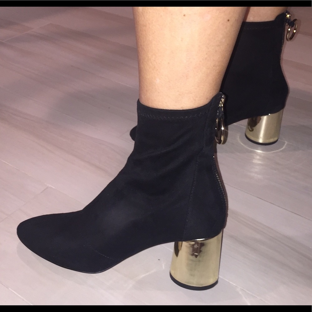 Faux suede Zara booties a gold heel. Size 36/6